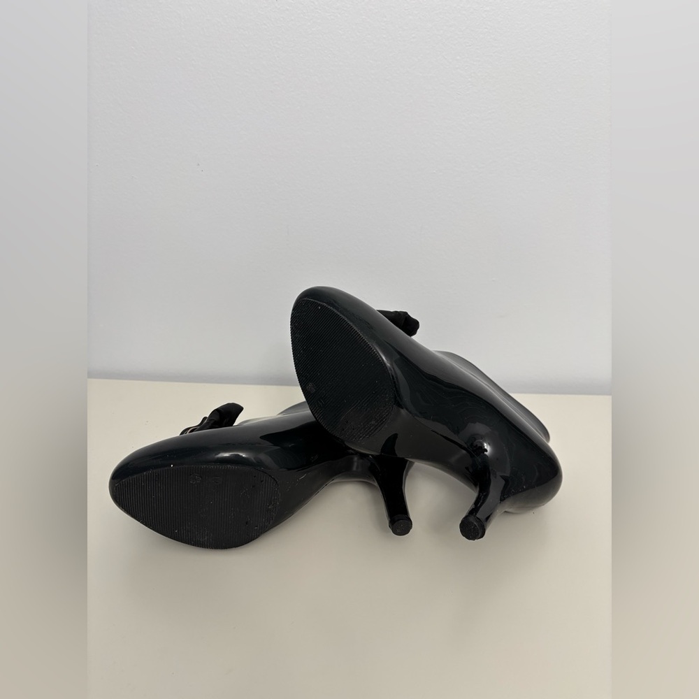 Like New Women’s Elegant Black Heeled DIZZY Black Rubber Bowed Rain Booties 8.5 - Picture 6 of 9